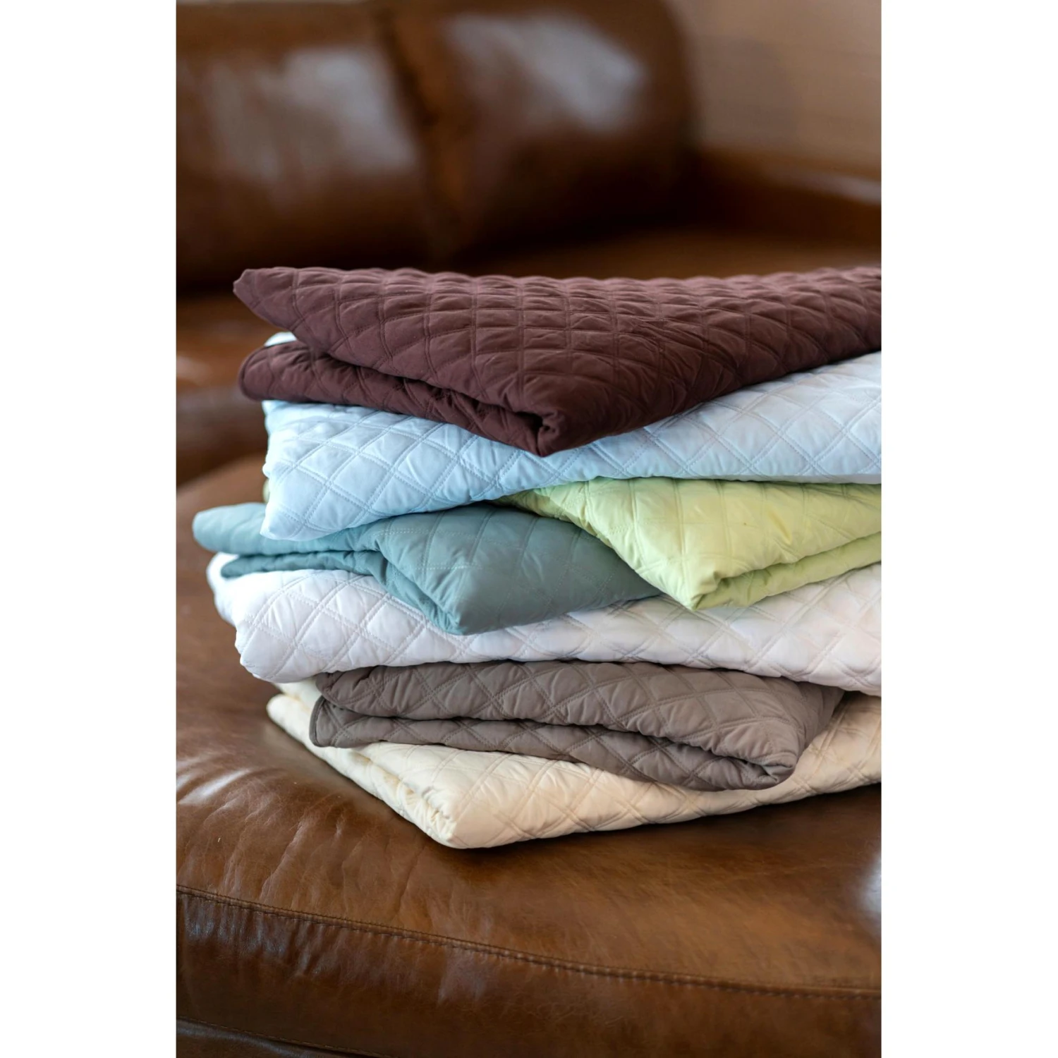 SUN® Sposh Microfiber Quilted Blanket 2 SUN® Sposh Microfiber Quilted Blanket - Image 2