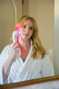 SUN® Lux Soniqué LED Sonic Cleanser, Wrinkle Reduction & Acne Treatment By ReVive Light Therapy -Makeup Care Products Store ClearwaterProductPhotography TheDashingGinger 1736