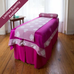 SUN® Sposh Reversible Blanket / Damask W/Trim / Magenta/White