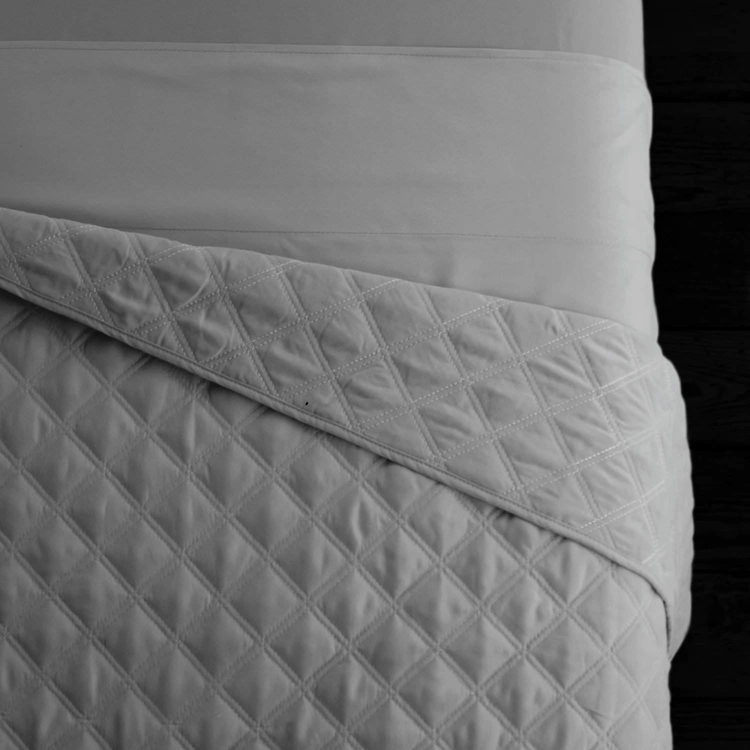 SUN® Sposh Microfiber Quilted Blanket 7 SUN® Sposh Microfiber Quilted Blanket - Image 7