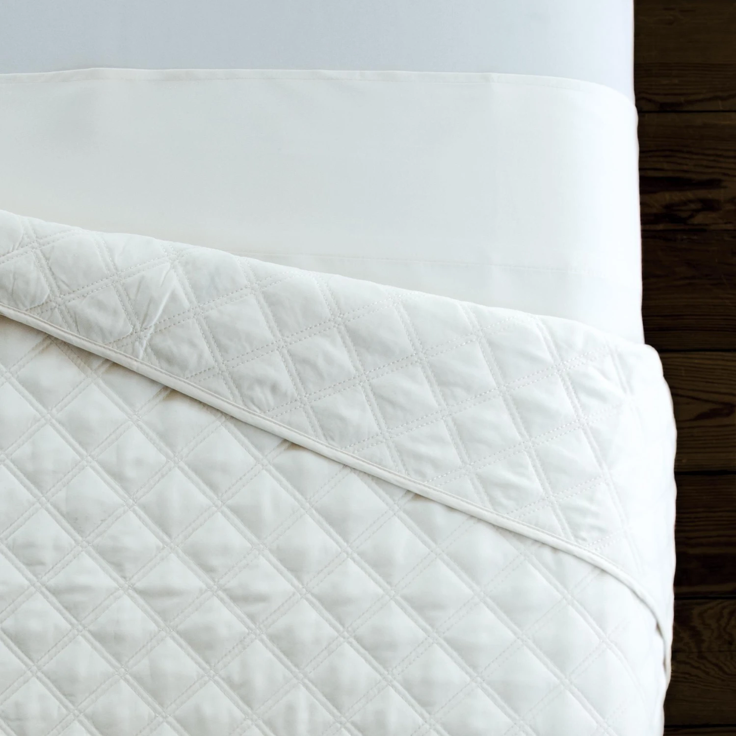 SUN® Sposh Microfiber Quilted Blanket 3 SUN® Sposh Microfiber Quilted Blanket - Image 3